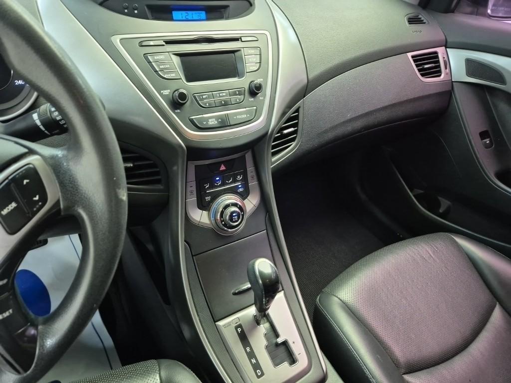 HYUNDAI Avante - Vista 8