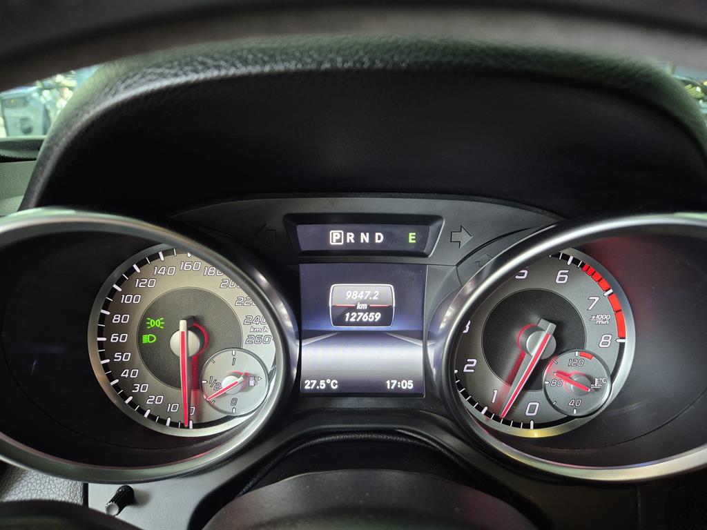 Mercedes Benz SLK Class - Vista 4