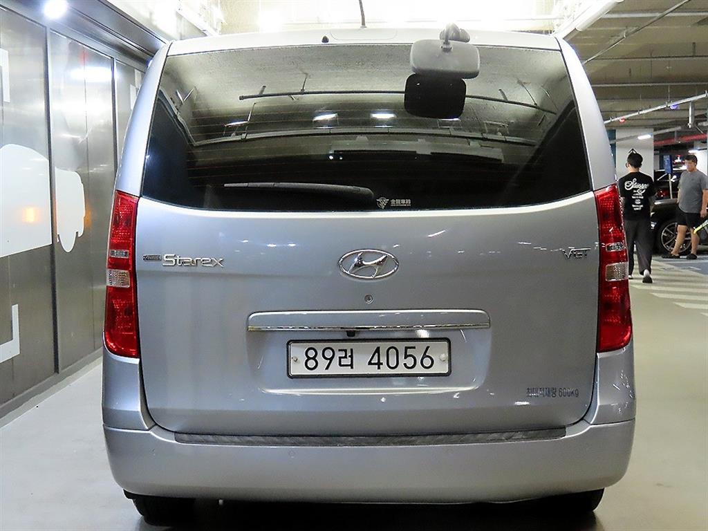 HYUNDAI Starex - Vista 5
