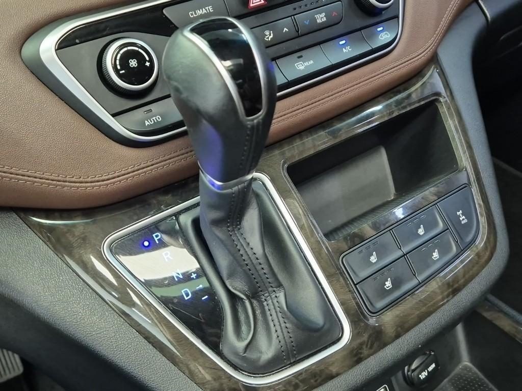 HYUNDAI Starex - Vista 8