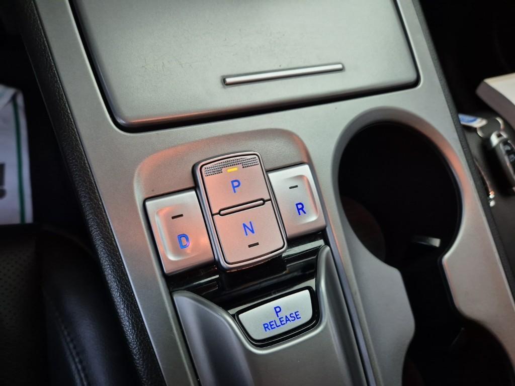 HYUNDAI Kona - Vista 8