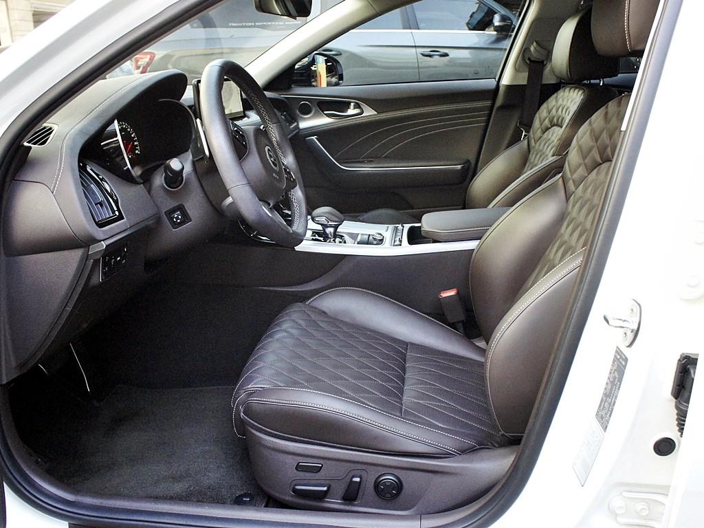 KIA Stinger - Vista 9