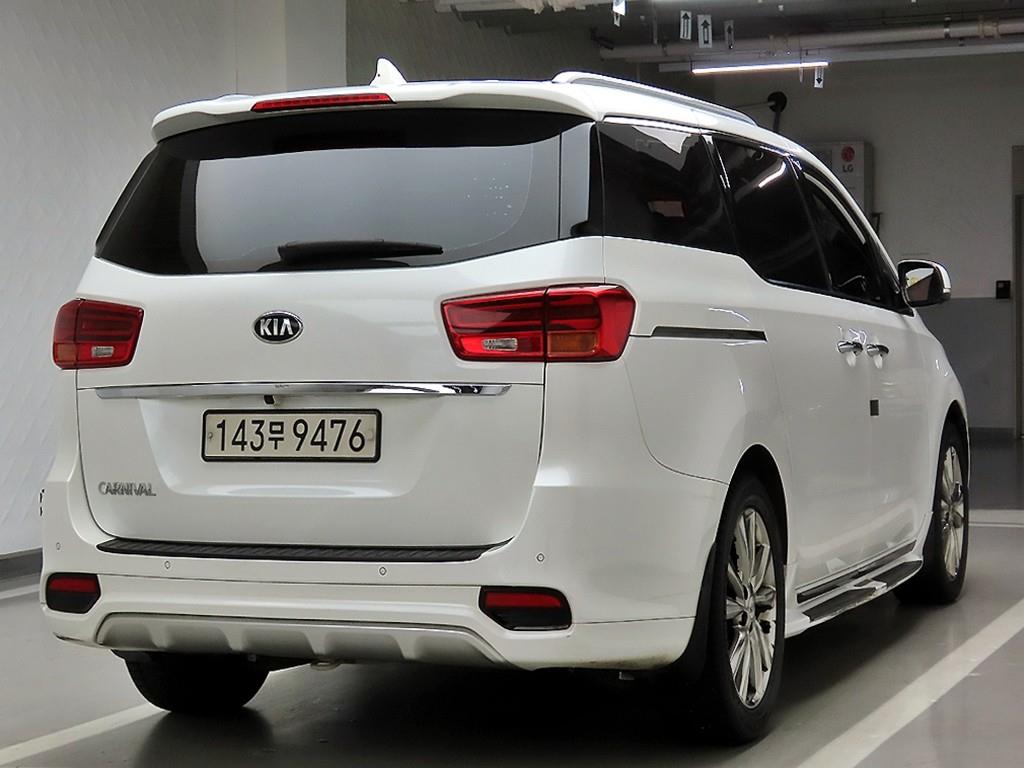 KIA Carnival - Vista 4