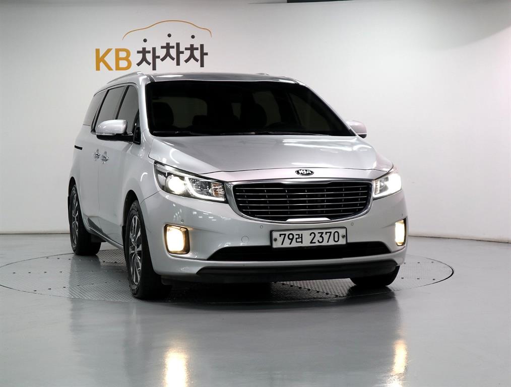 KIA Carnival - Vista 2