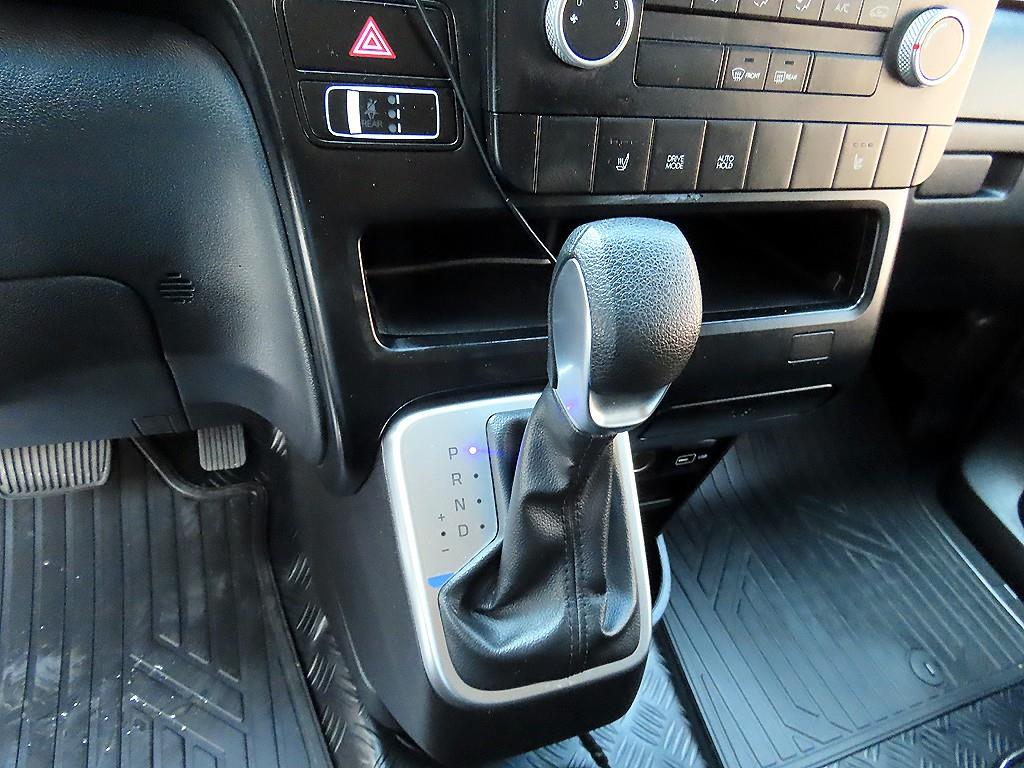HYUNDAI Staria - Vista 10