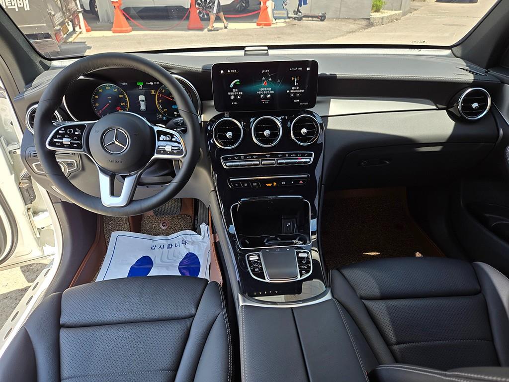 Mercedes Benz GLC Class - Vista 9