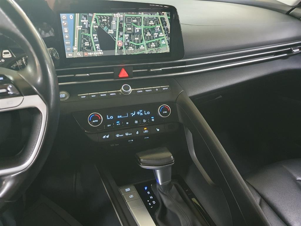 HYUNDAI Avante - Vista 7