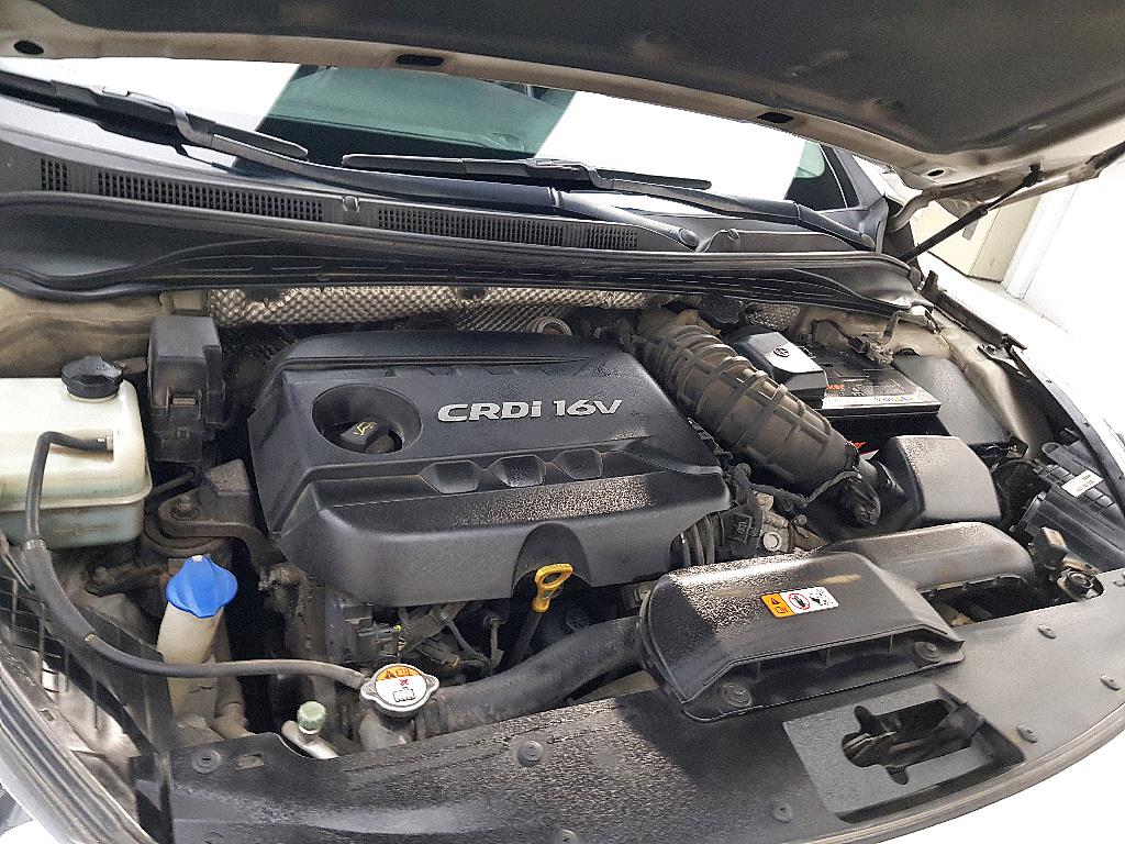HYUNDAI i40 - Vista 6