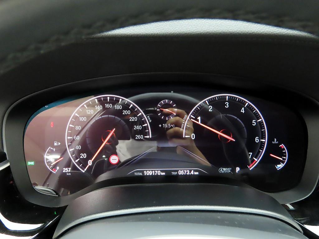 BMW 5 Series - Vista 5