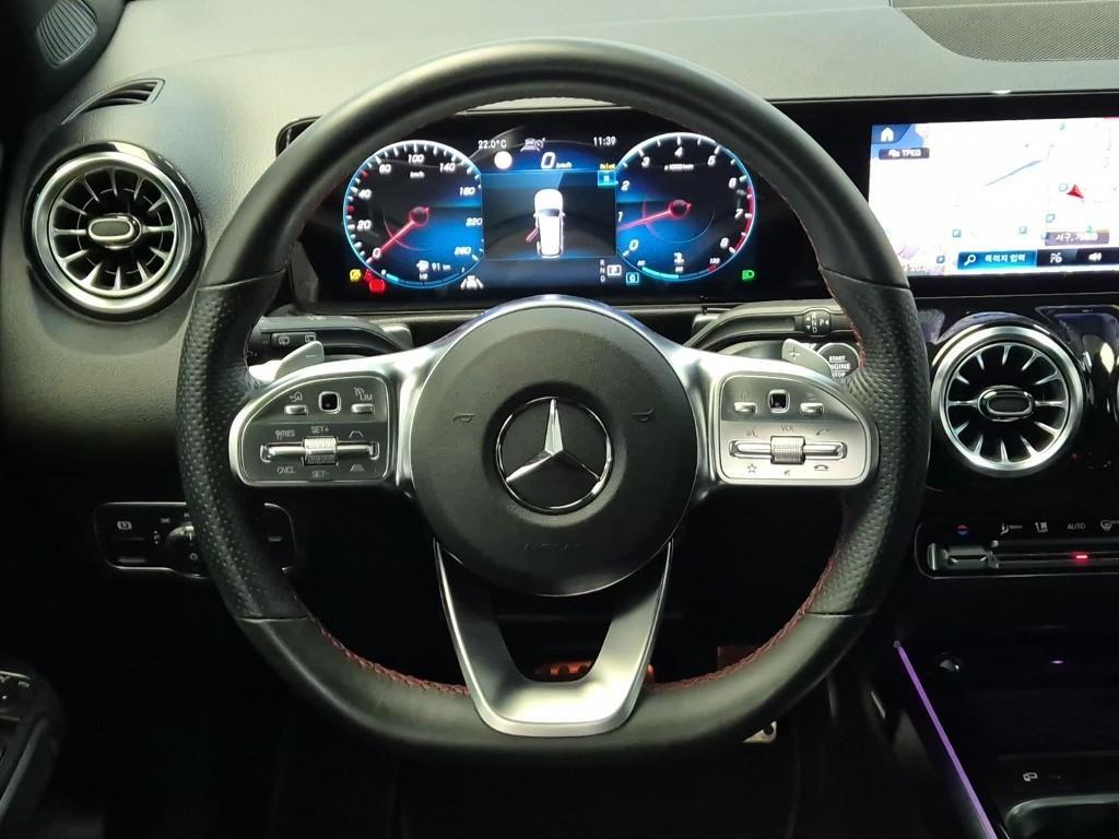 Mercedes Benz GLB Class - Vista 9