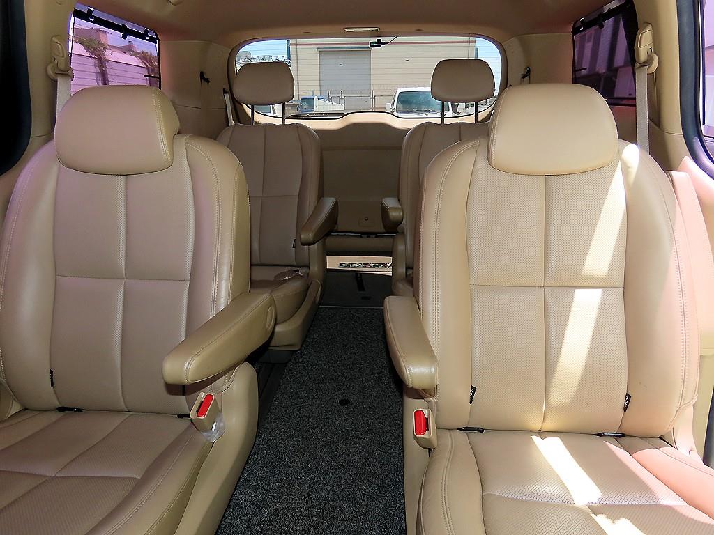 KIA Carnival - Vista 9