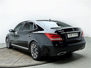 HYUNDAI Equus - Vista 8
