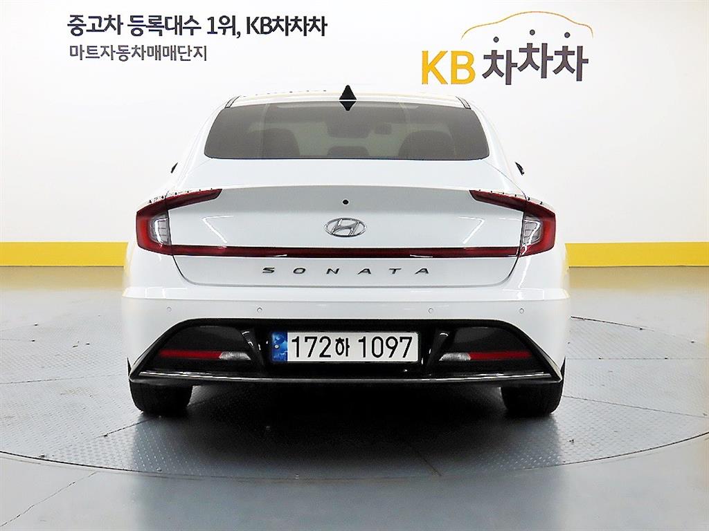 HYUNDAI Sonata - Vista 3