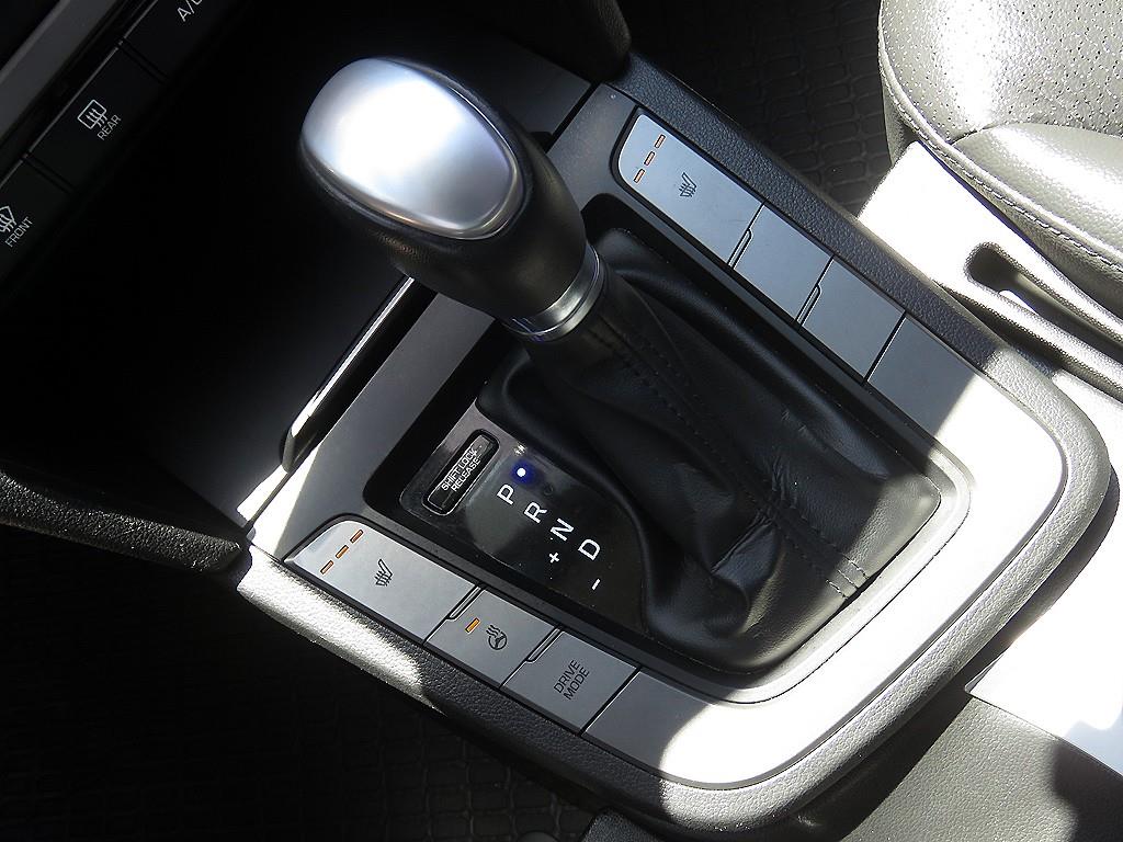 HYUNDAI Avante - Vista 11