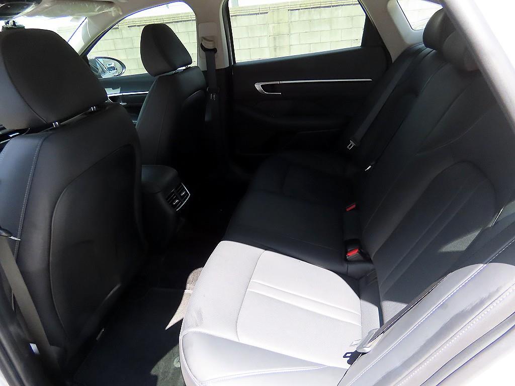HYUNDAI Sonata - Vista 6