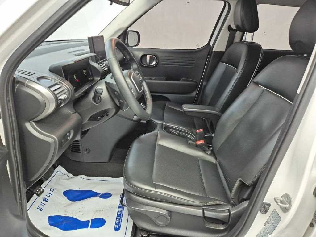 HYUNDAI Casper - Vista 11