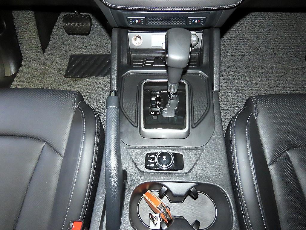 Ssangyong Rexton - Vista 12