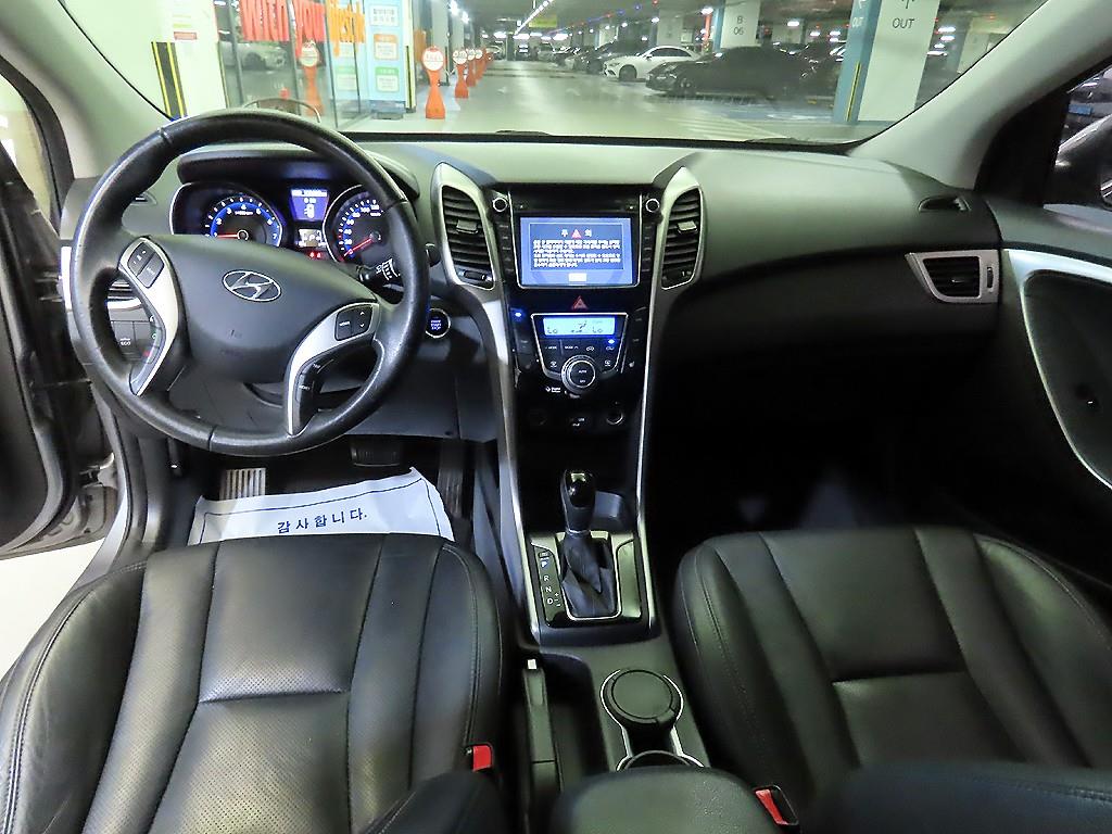 HYUNDAI i30 - Vista 10