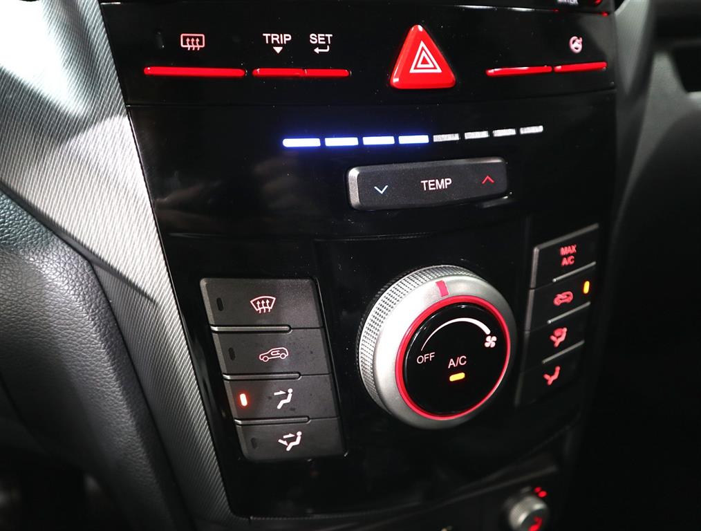 Ssangyong Tivoli - Vista 12