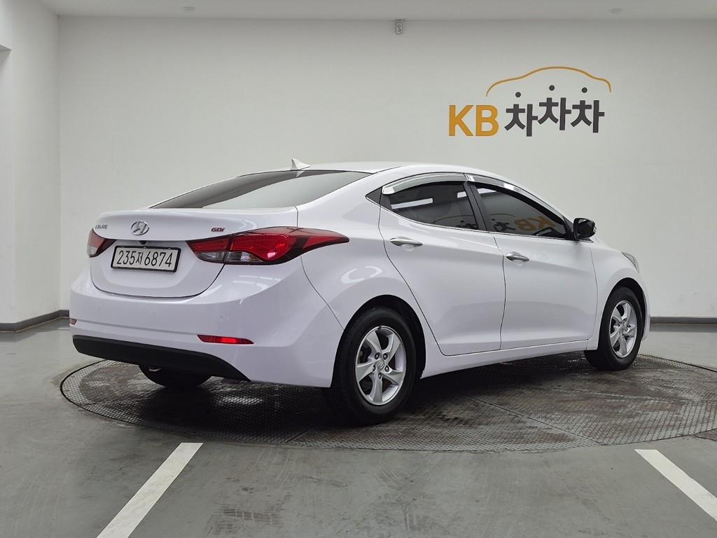 HYUNDAI Avante - Vista 4