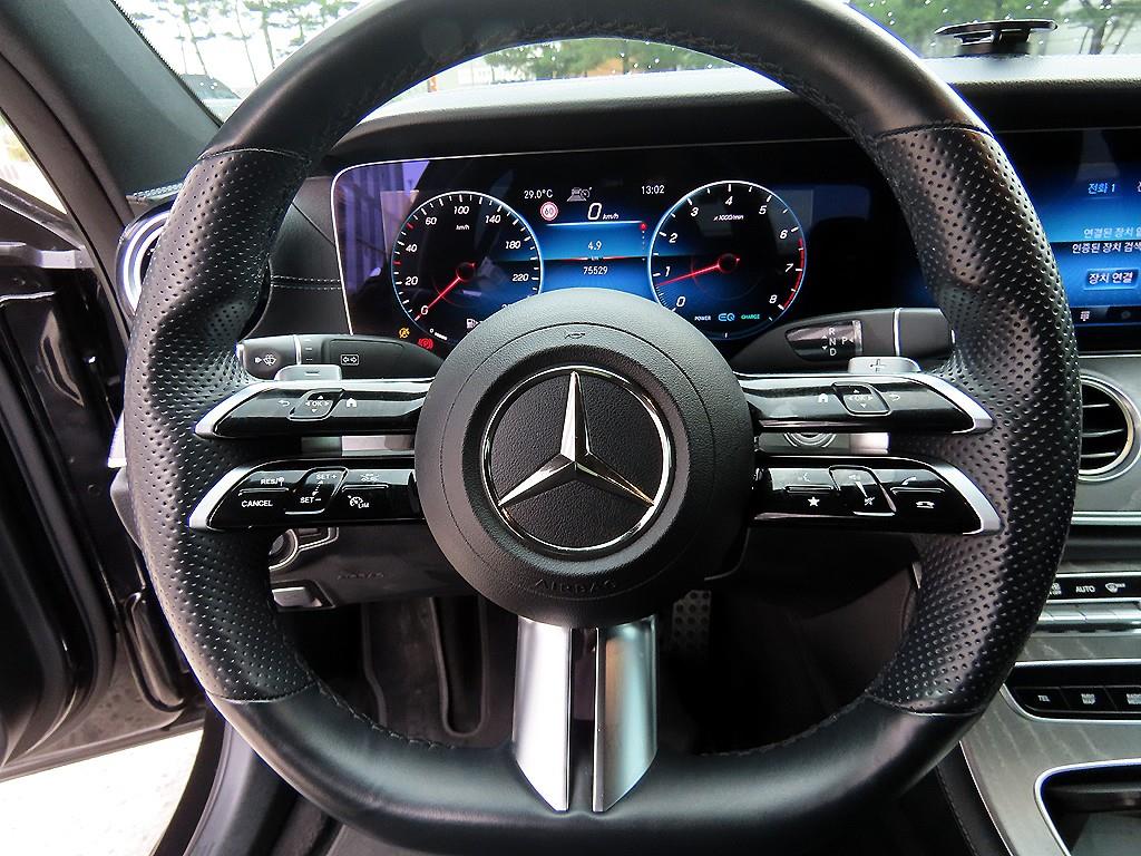 Mercedes Benz E class - Vista 8