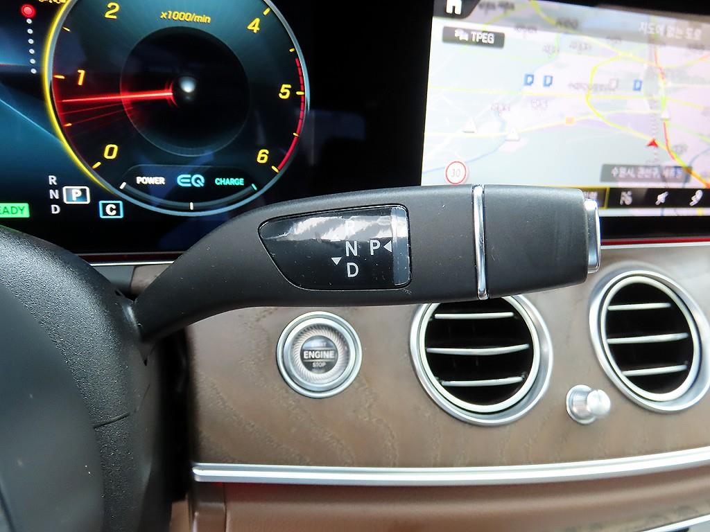 Mercedes Benz E class - Vista 11