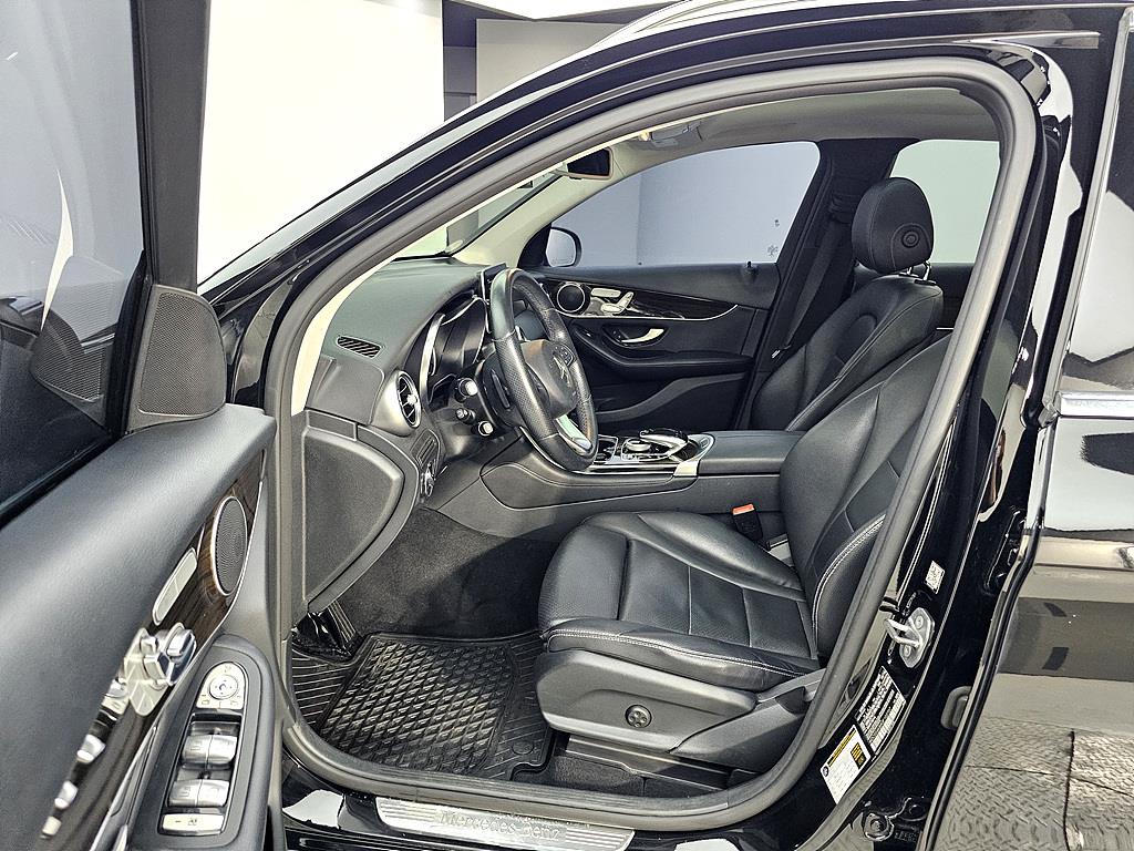 Mercedes Benz GLC Class - Vista 8