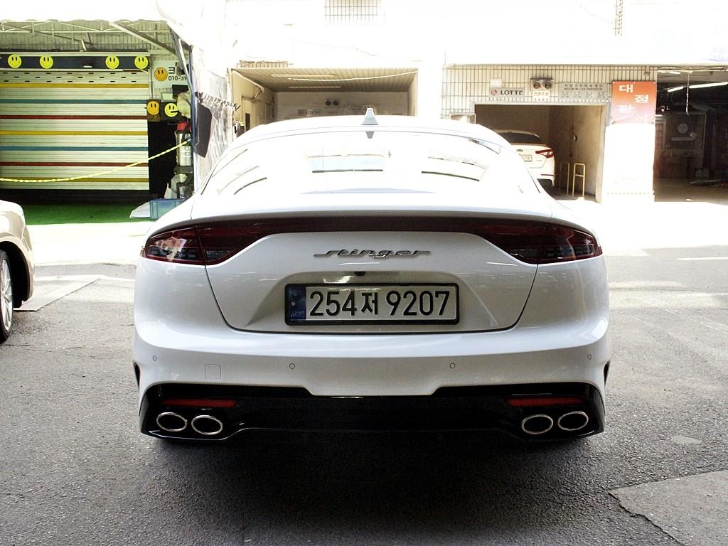 KIA Stinger - Vista 5
