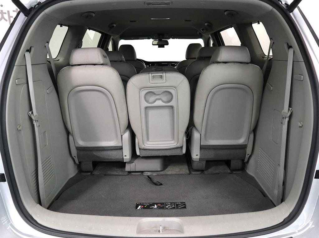 KIA Carnival 2017 Plateado - Importación desde Corea - HF Imports Iquique - Foto 17