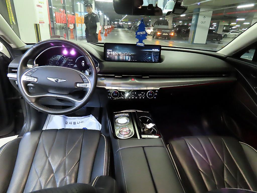 Genesis G80 - Vista 10