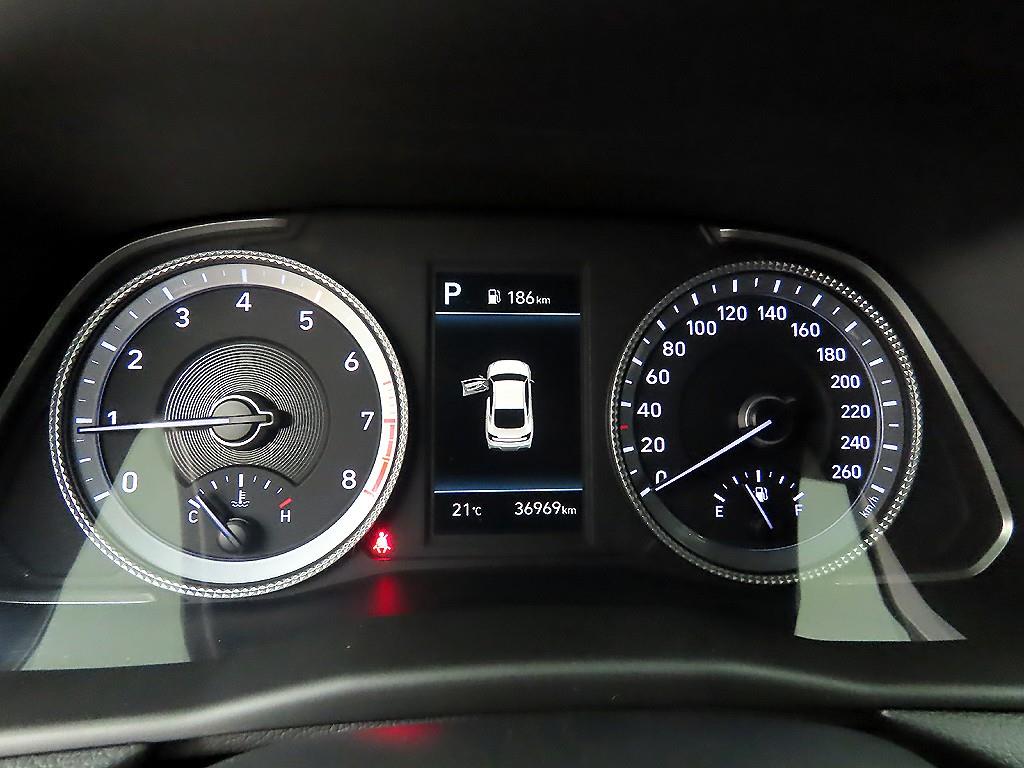 HYUNDAI Sonata - Vista 8