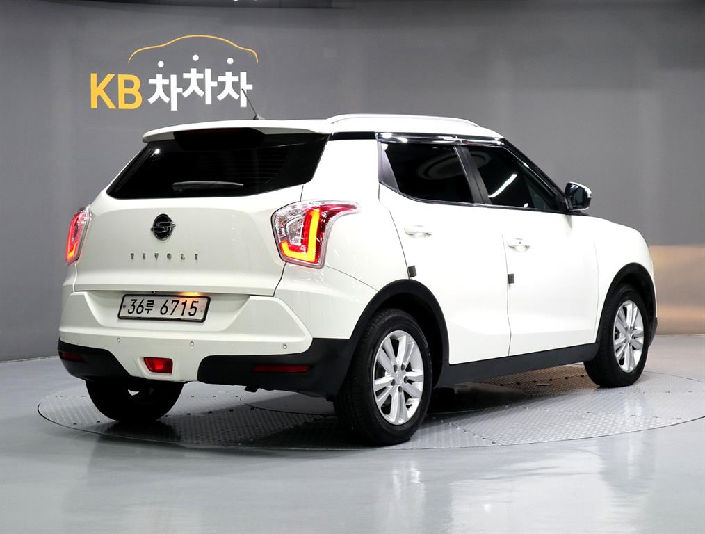 Ssangyong Tivoli - Vista 3