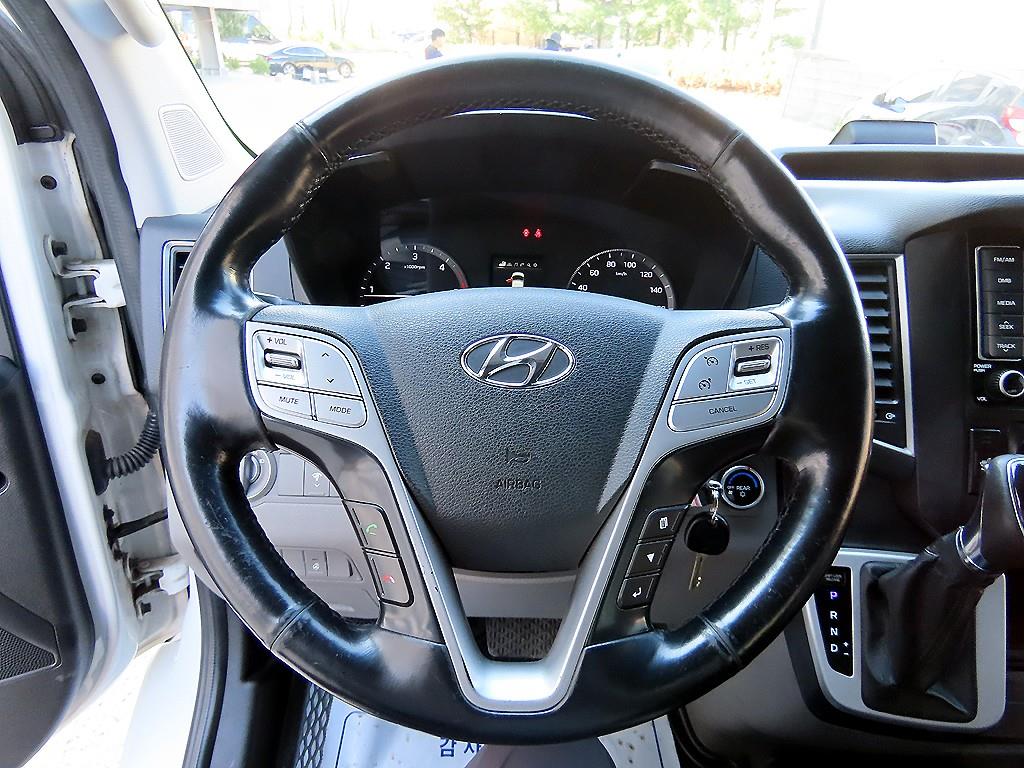 HYUNDAI Solati - Vista 9