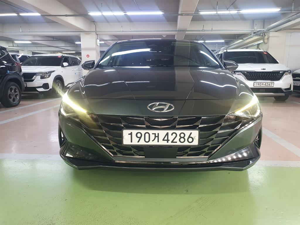 HYUNDAI Avante - Vista 2