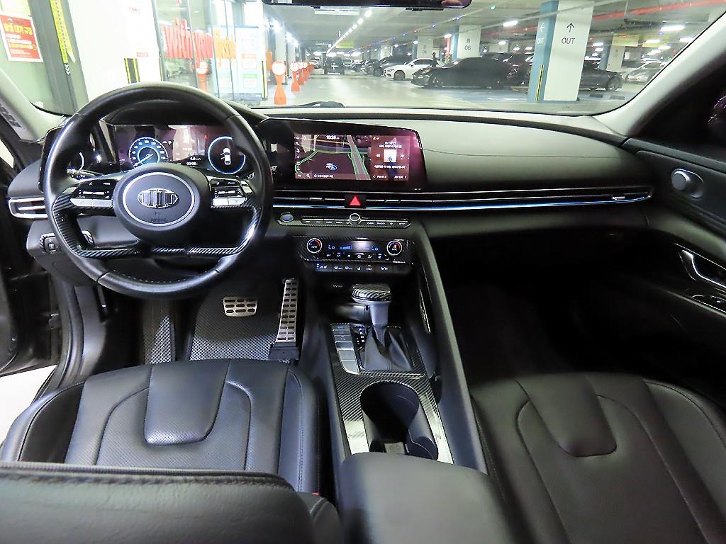 HYUNDAI Avante - Vista 10