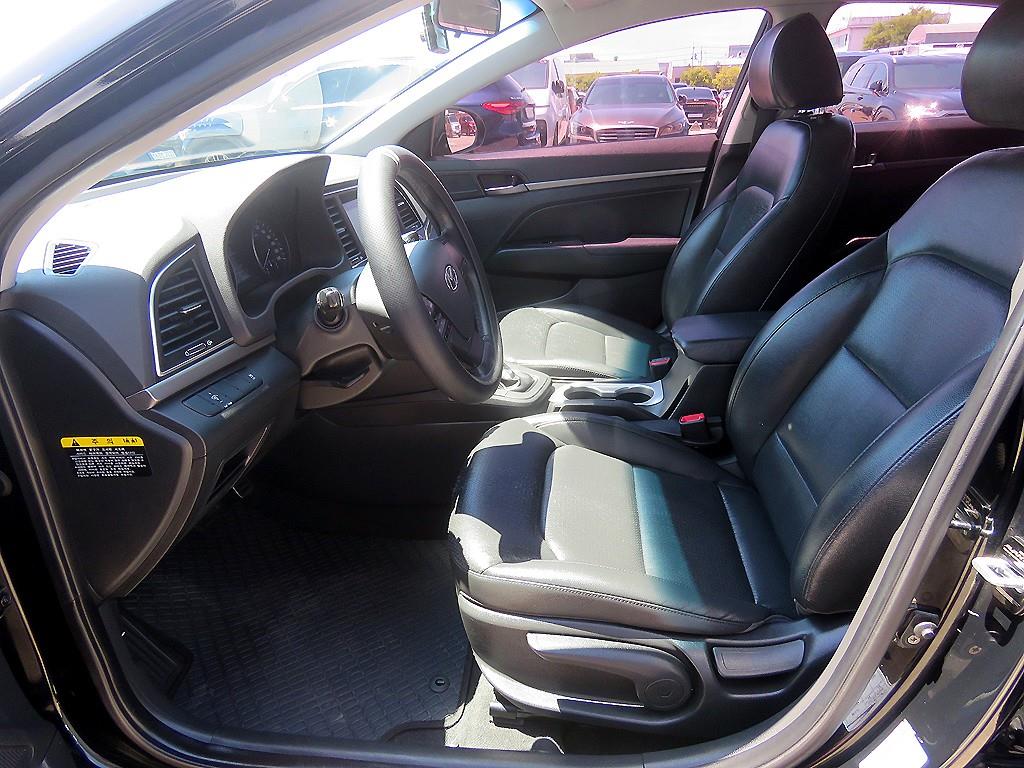 HYUNDAI Avante - Vista 5