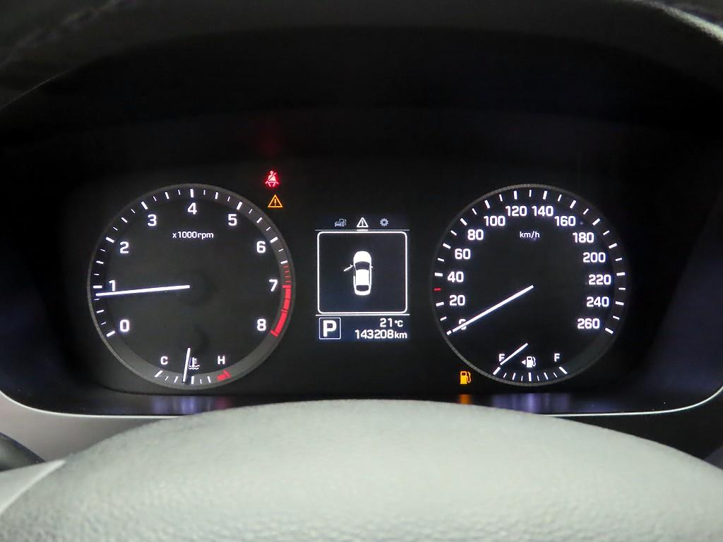 HYUNDAI Sonata - Vista 6