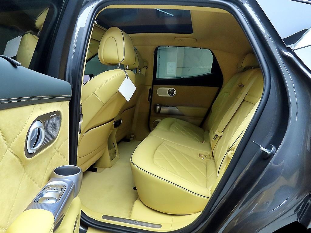Genesis GV60 - Vista 6
