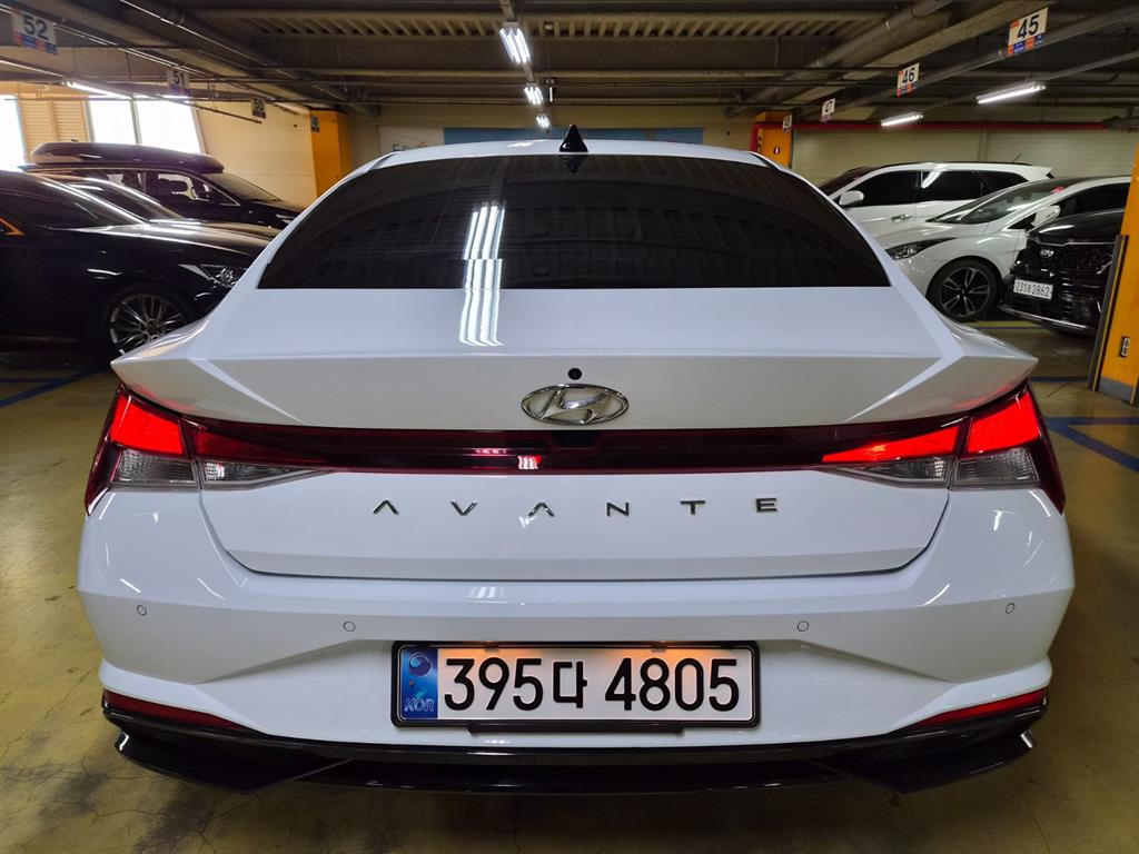 HYUNDAI Avante - Vista 5