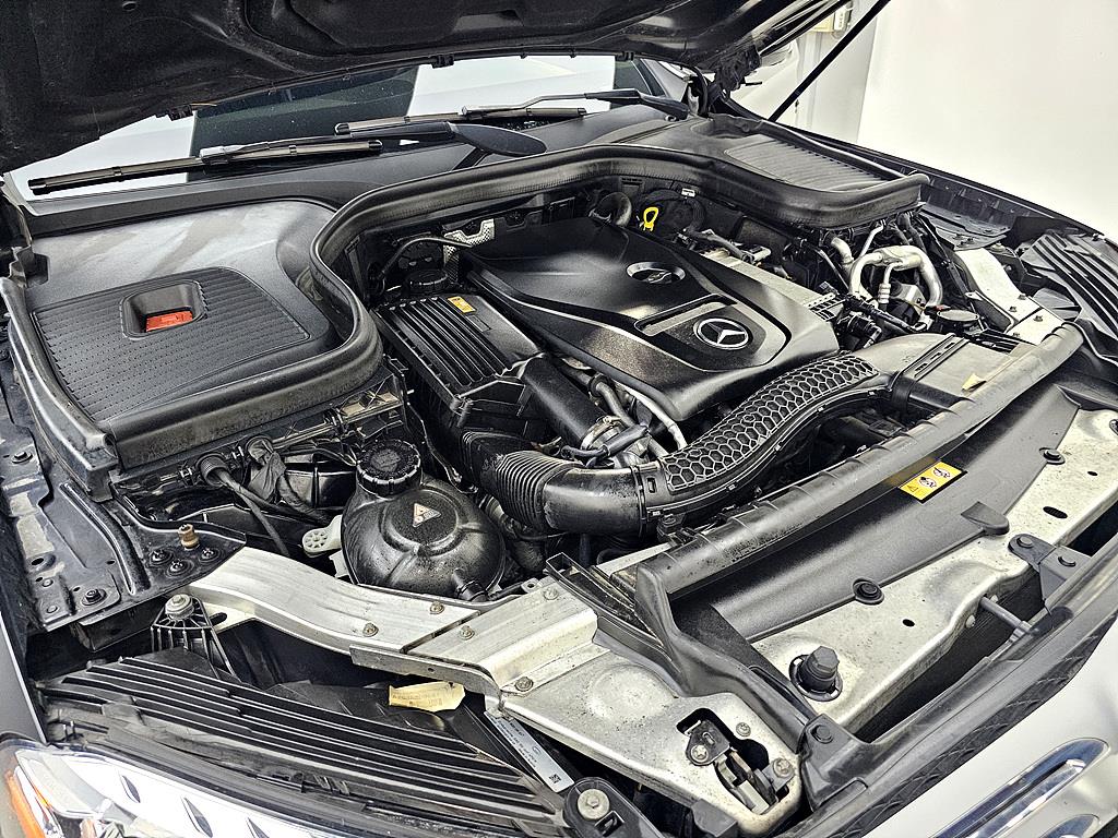 Mercedes Benz GLC Class - Vista 6
