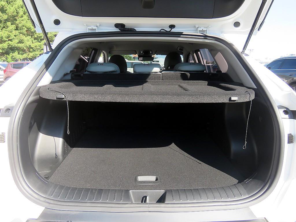 HYUNDAI Kona - Vista 5
