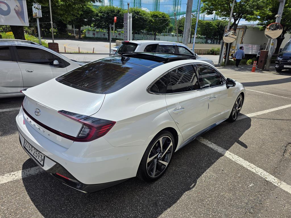 HYUNDAI Sonata - Vista 4