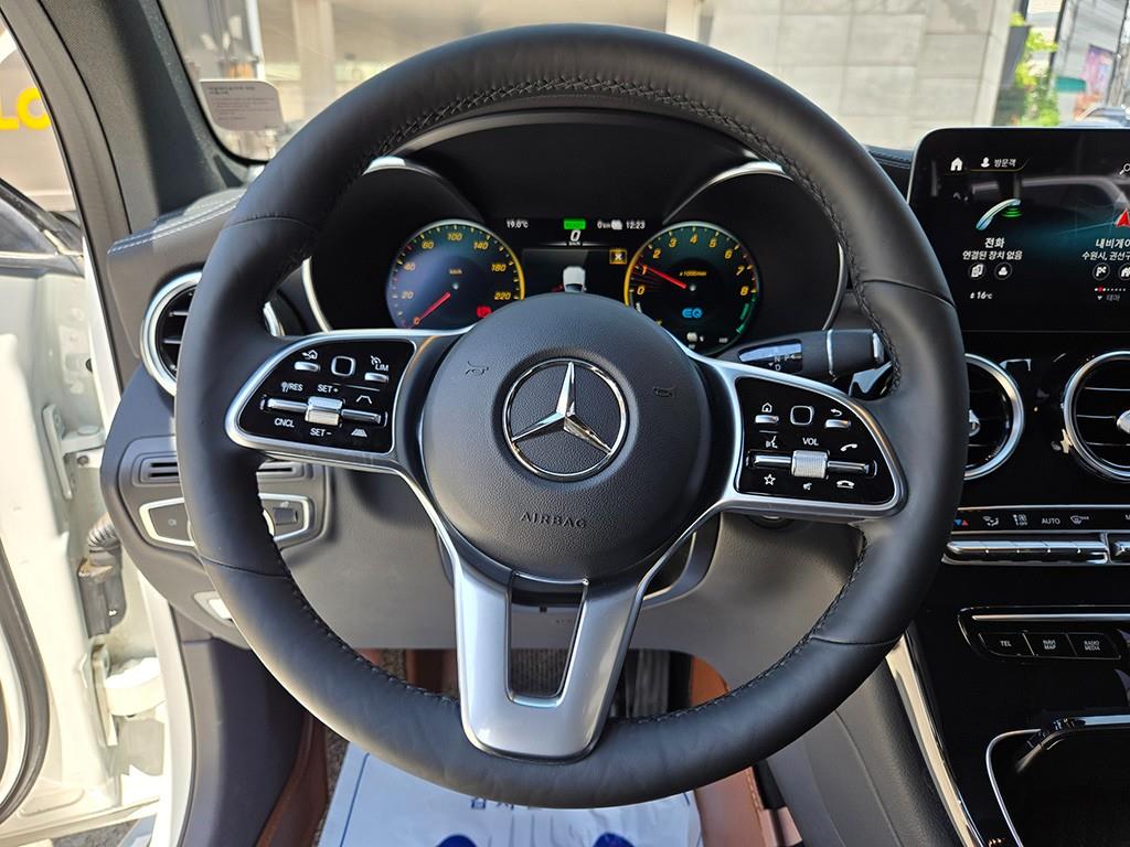 Mercedes Benz GLC Class - Vista 7