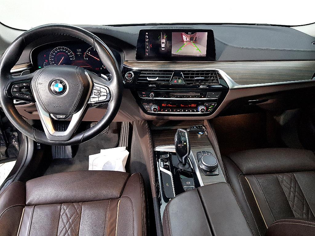BMW 5 Series - Vista 5