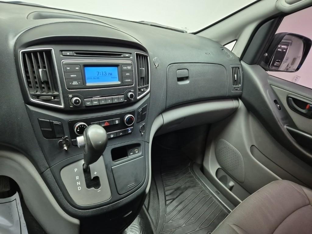 HYUNDAI Starex - Vista 10