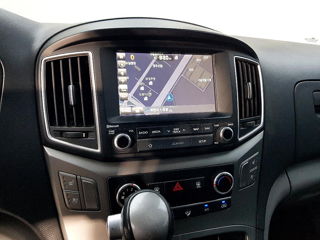 HYUNDAI Starex 2019 Gris - Importación desde Corea - HF Imports Iquique - Foto 13