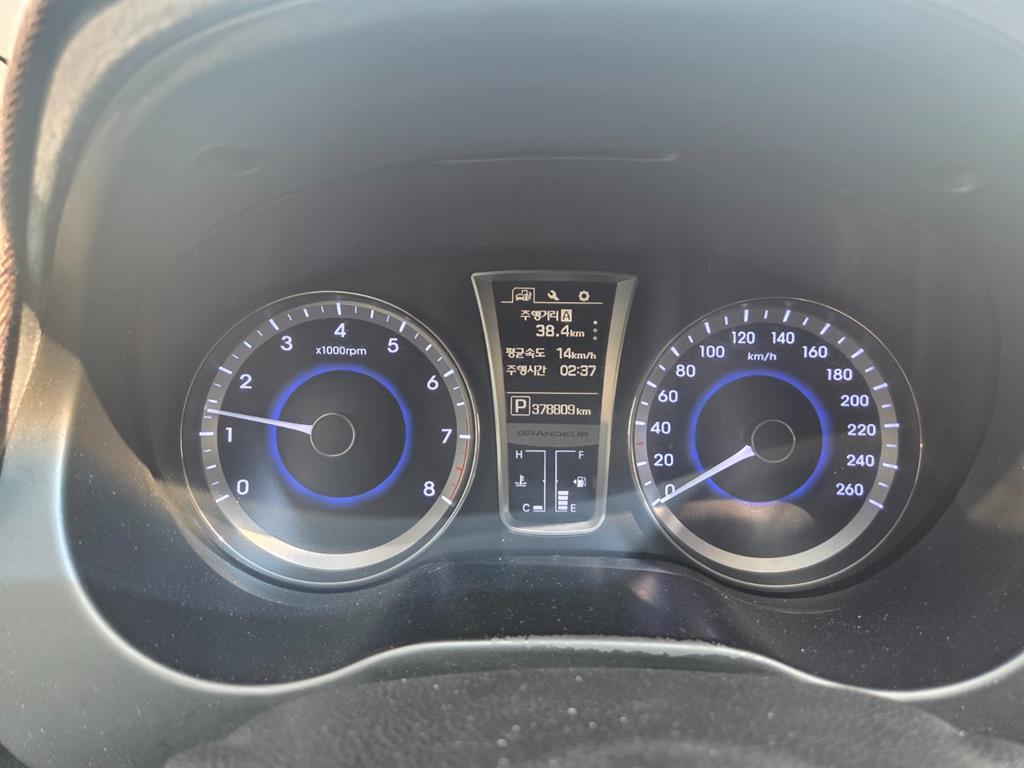HYUNDAI Grandeur - Vista 11