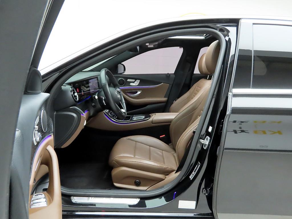 Mercedes Benz E class - Vista 12