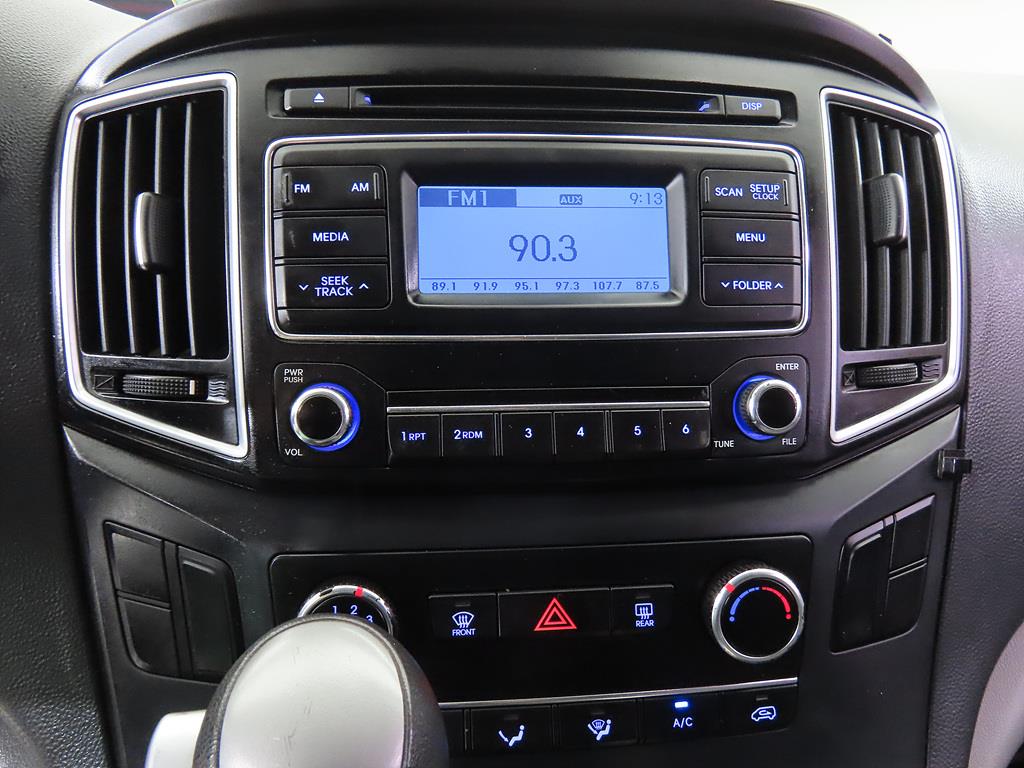 HYUNDAI Starex - Vista 11