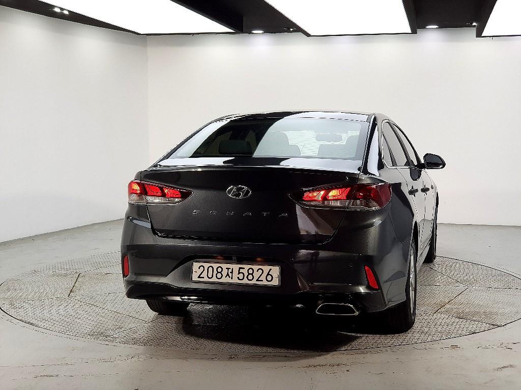 HYUNDAI Sonata - Vista 3